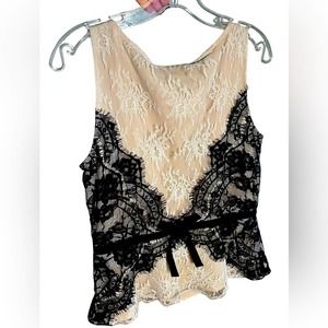 LOFT Women Tan Black Laced Sleeveless top with side zipper and bow in back Size8